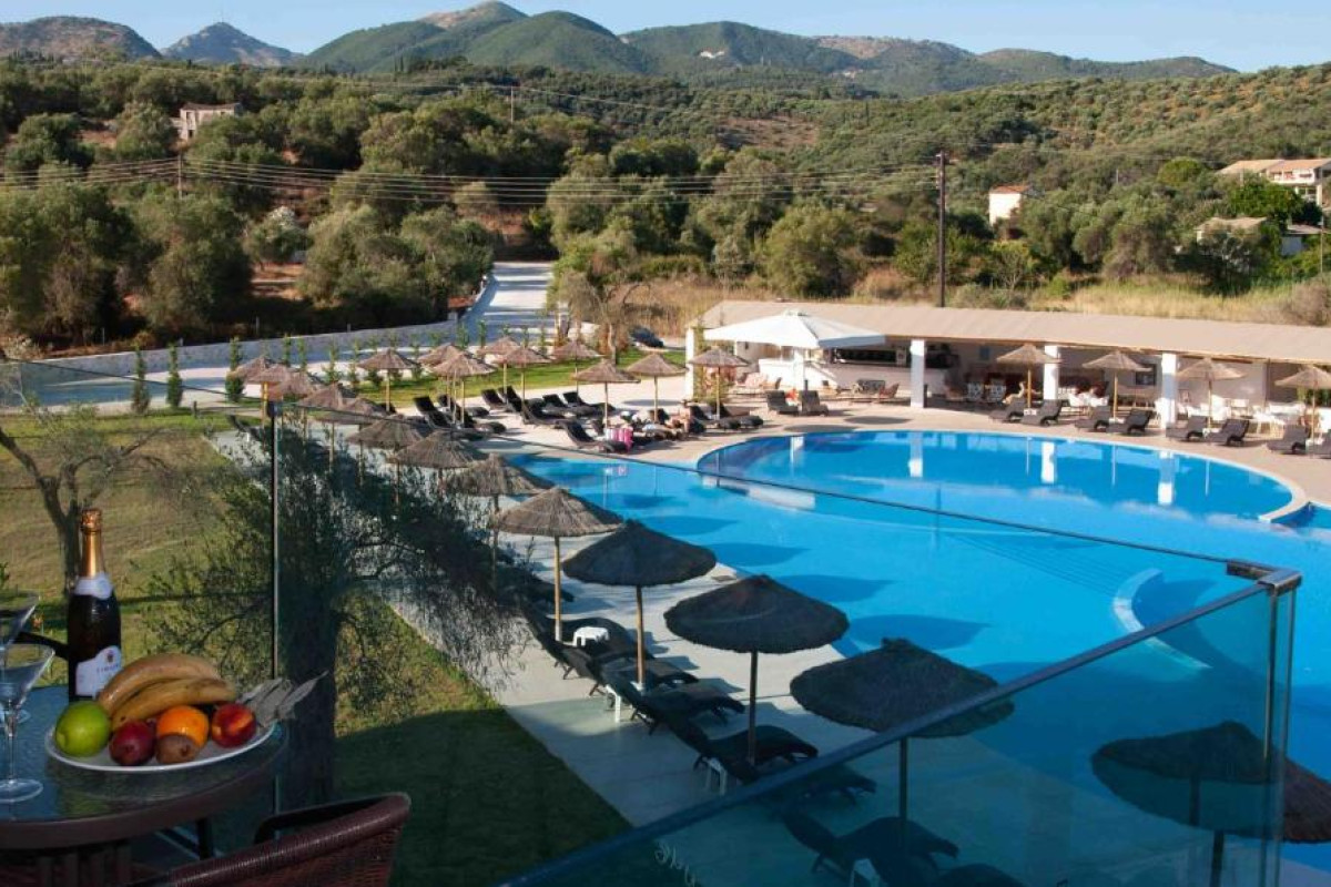 Ninos Laguna Holiday Resort