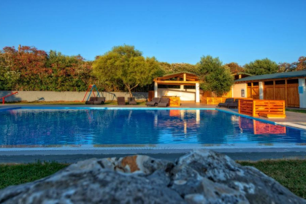 Ninos Laguna Holiday Resort