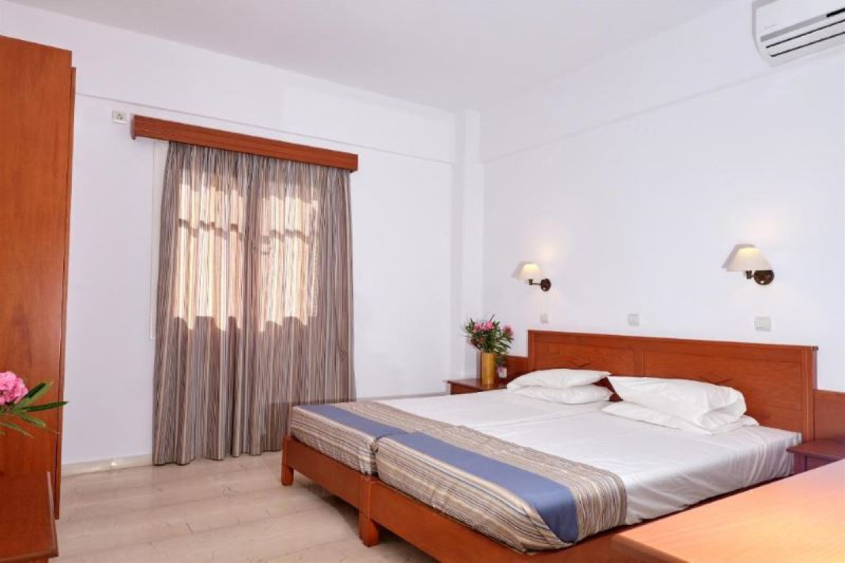 NIROS BEACHFRONT APART HOTEL