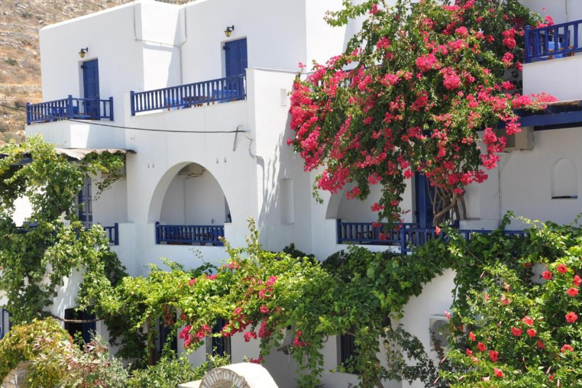NOSTOS STUDIOS AND APARTMENTS