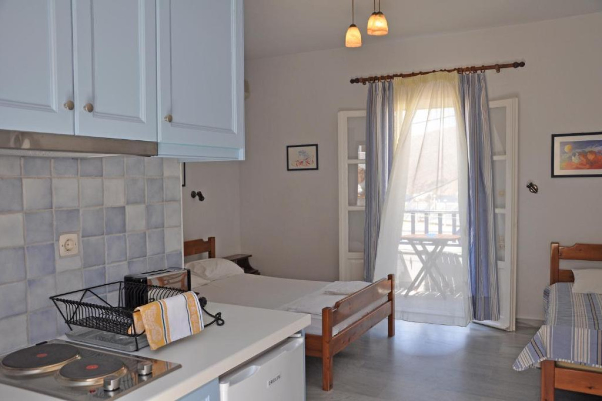 NOSTOS STUDIOS AND APARTMENTS
