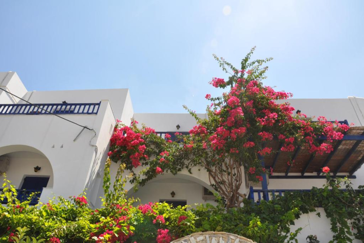 NOSTOS STUDIOS AND APARTMENTS