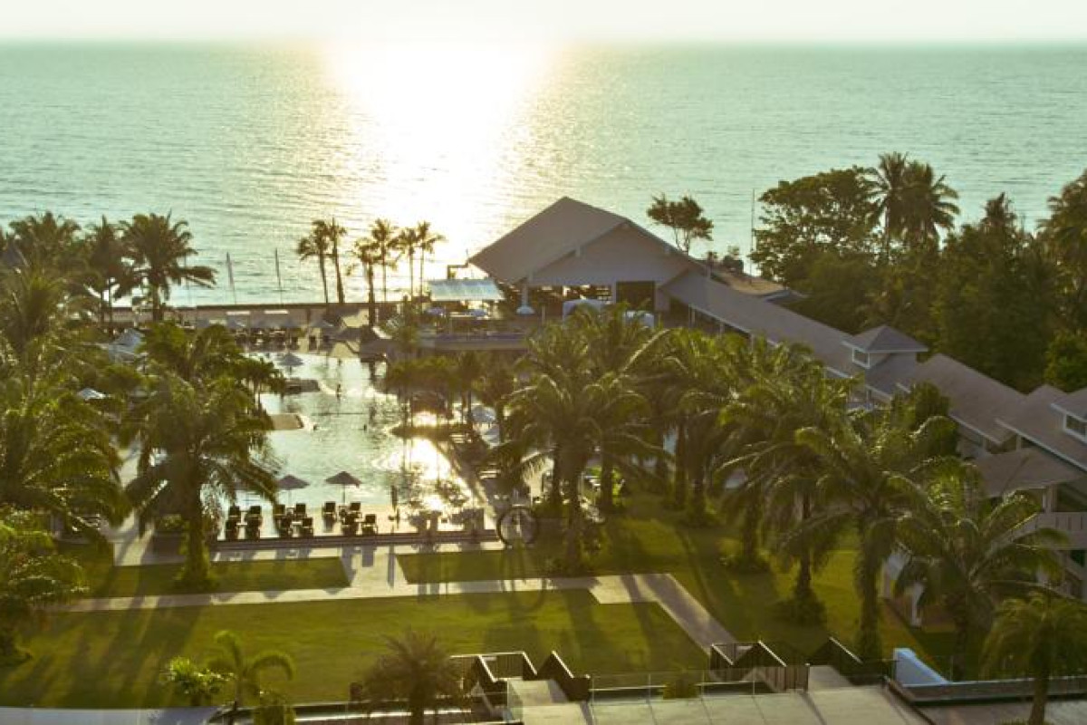 Novotel Hua Hin Cha-Am Beach Resort & Spa