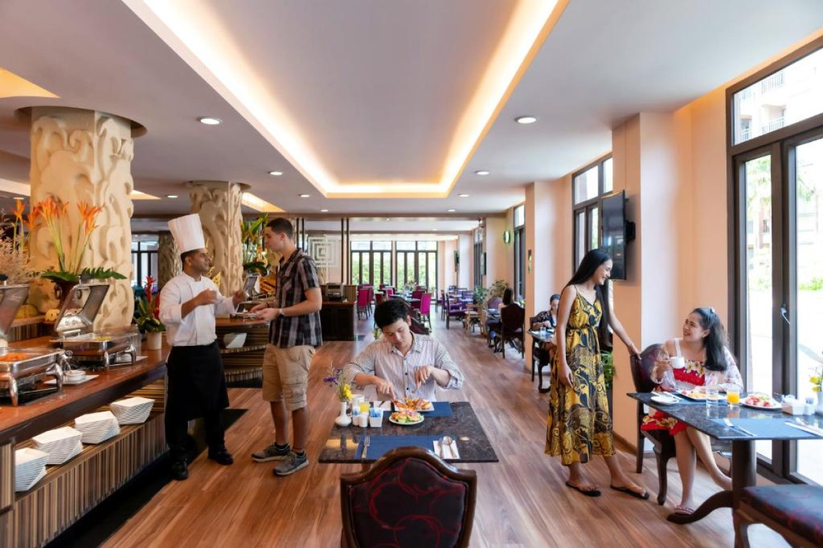 Novotel Phuket Vintage Park Resort