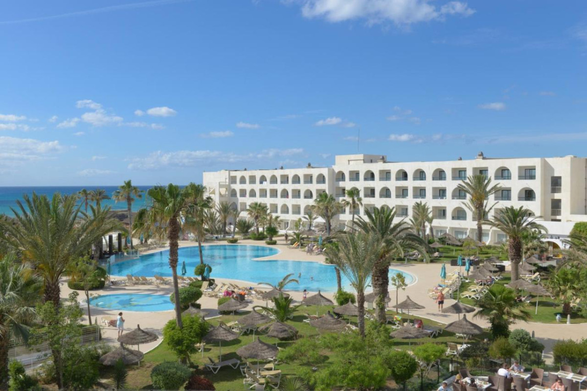 NOZHA BEACH RESORT & SPA