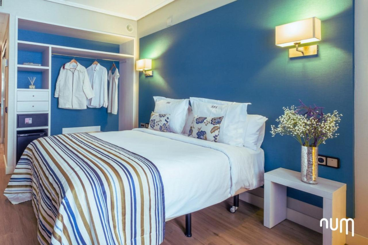 HOTEL NUM