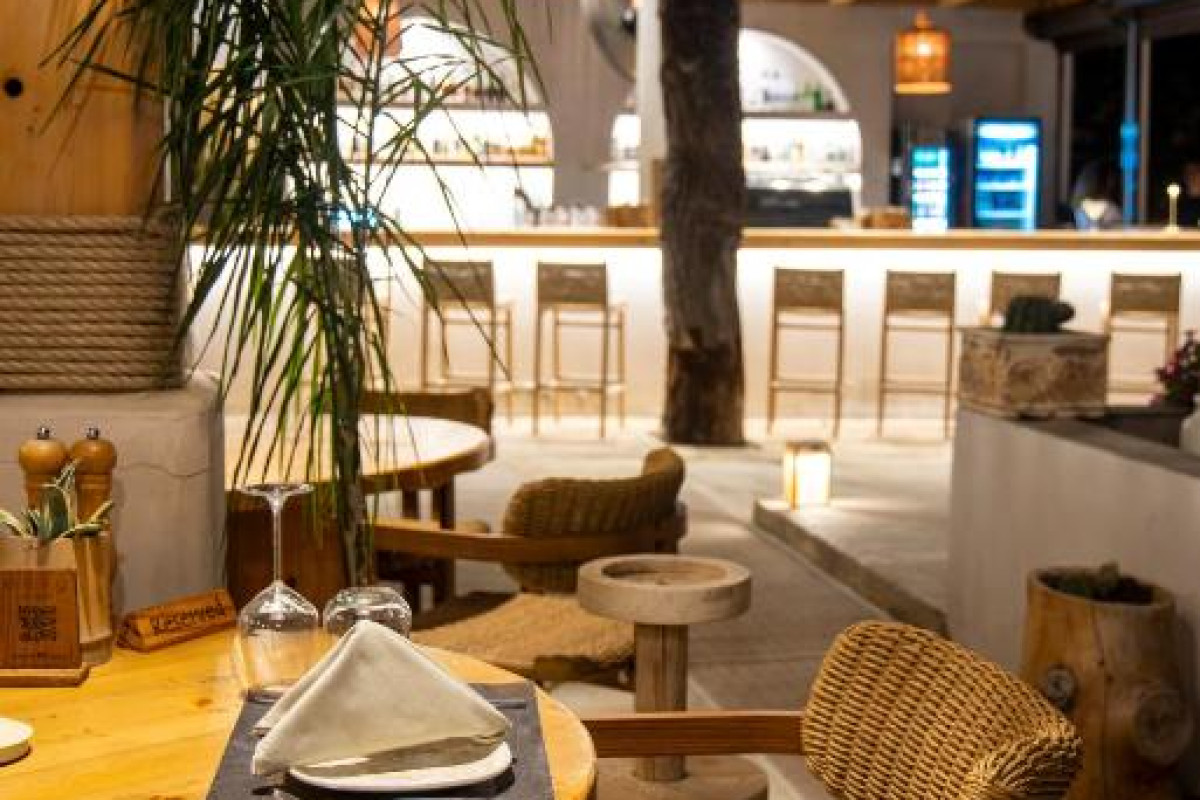 NŪSA suites & villas