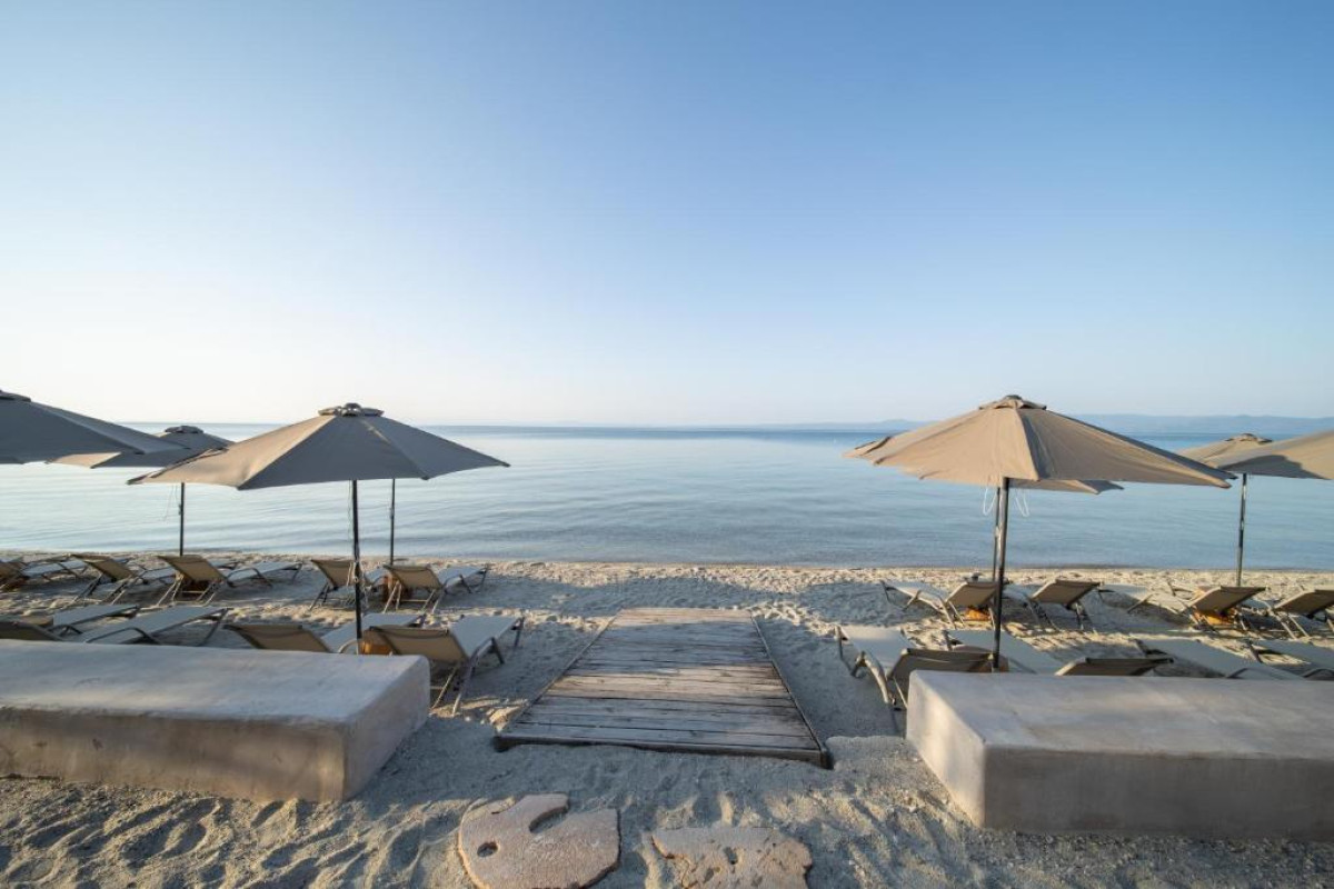 NŪSA suites & villas