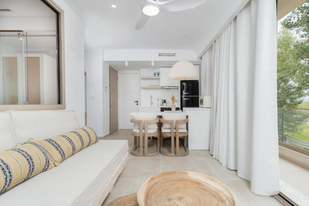 NŪSA suites & villas