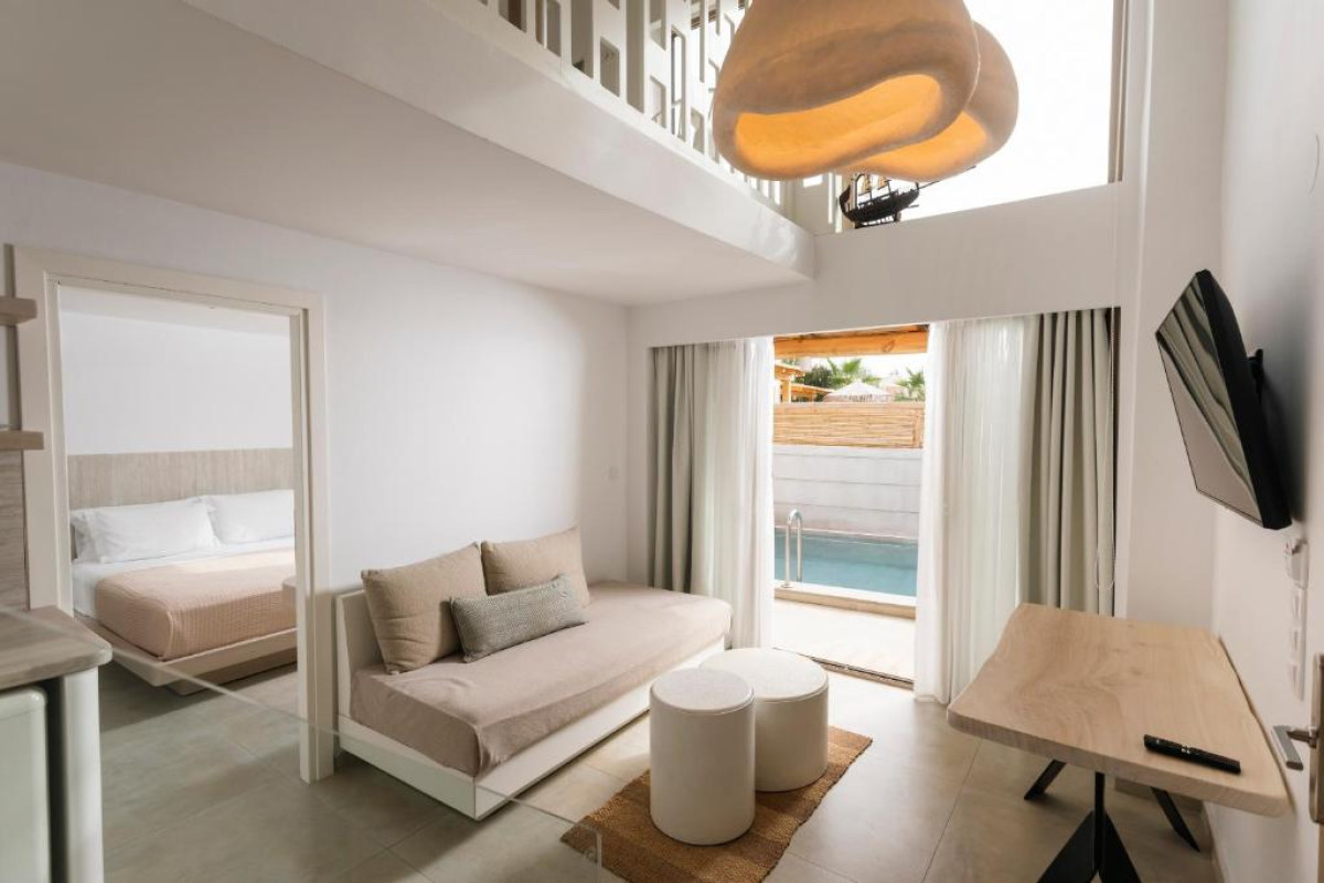 NŪSA suites & villas