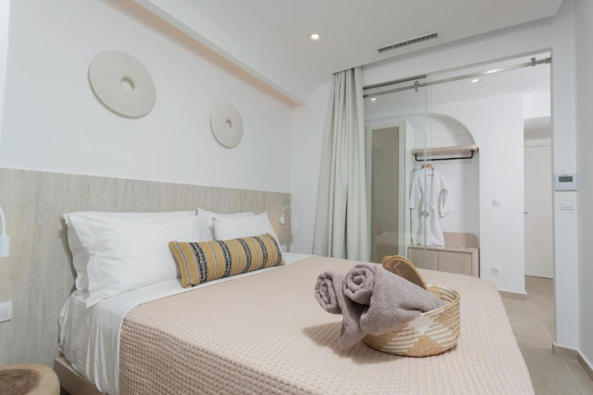 NŪSA suites & villas