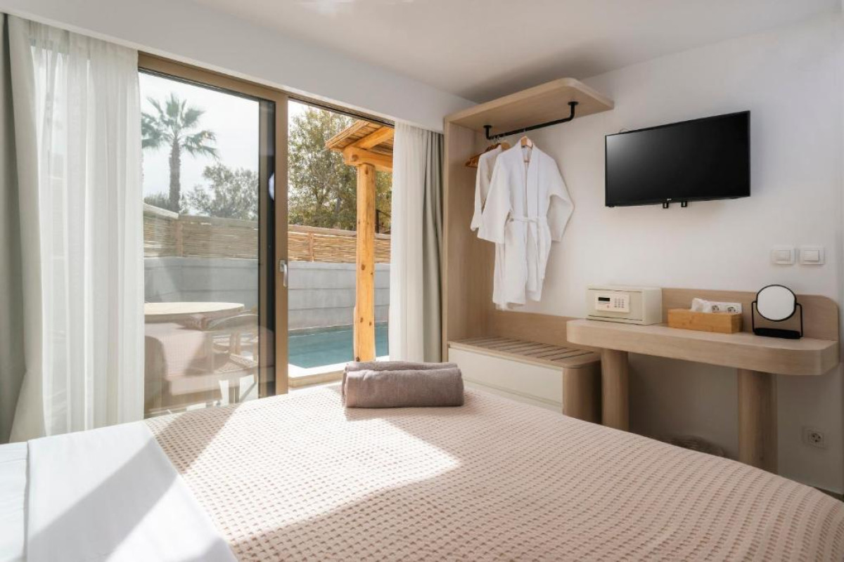 NŪSA suites & villas