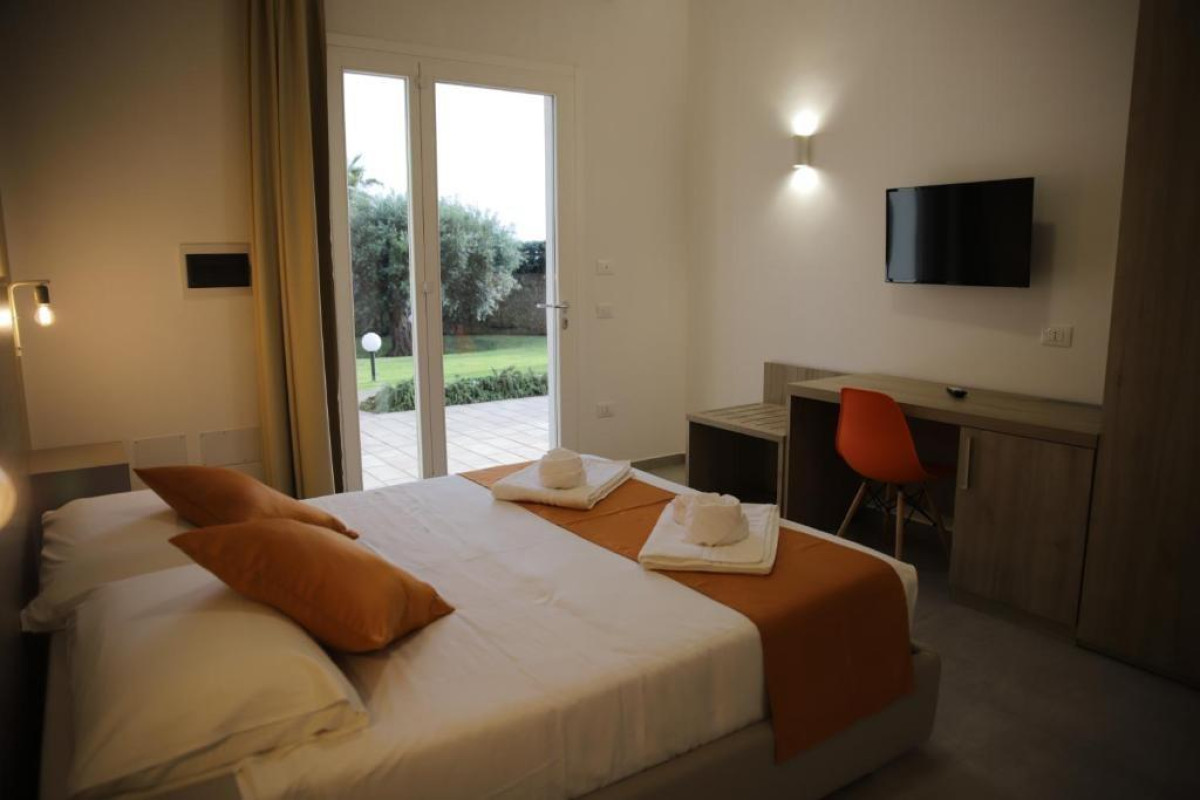 Oasi Guzzetta Hotel E Case Vacanze