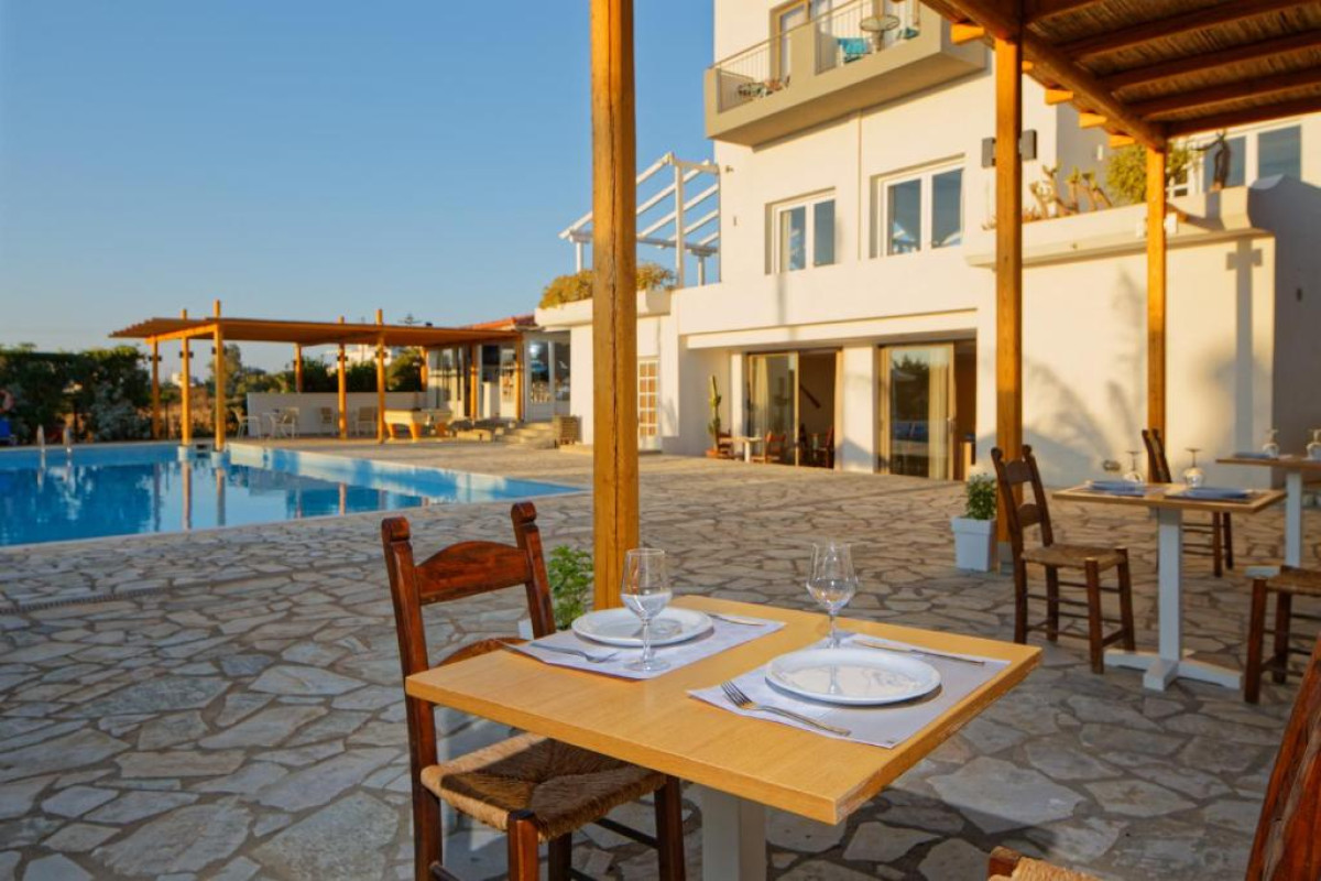 Oasis Beach Anissaras (recomandat 3*, Adults Only 13+)