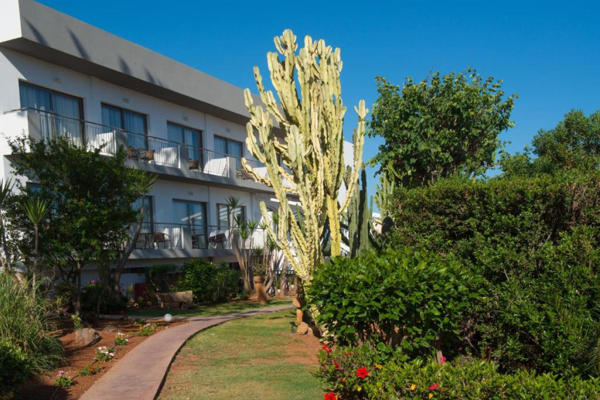 Oasis Beach Anissaras (recomandat 3*, Adults Only 13+)