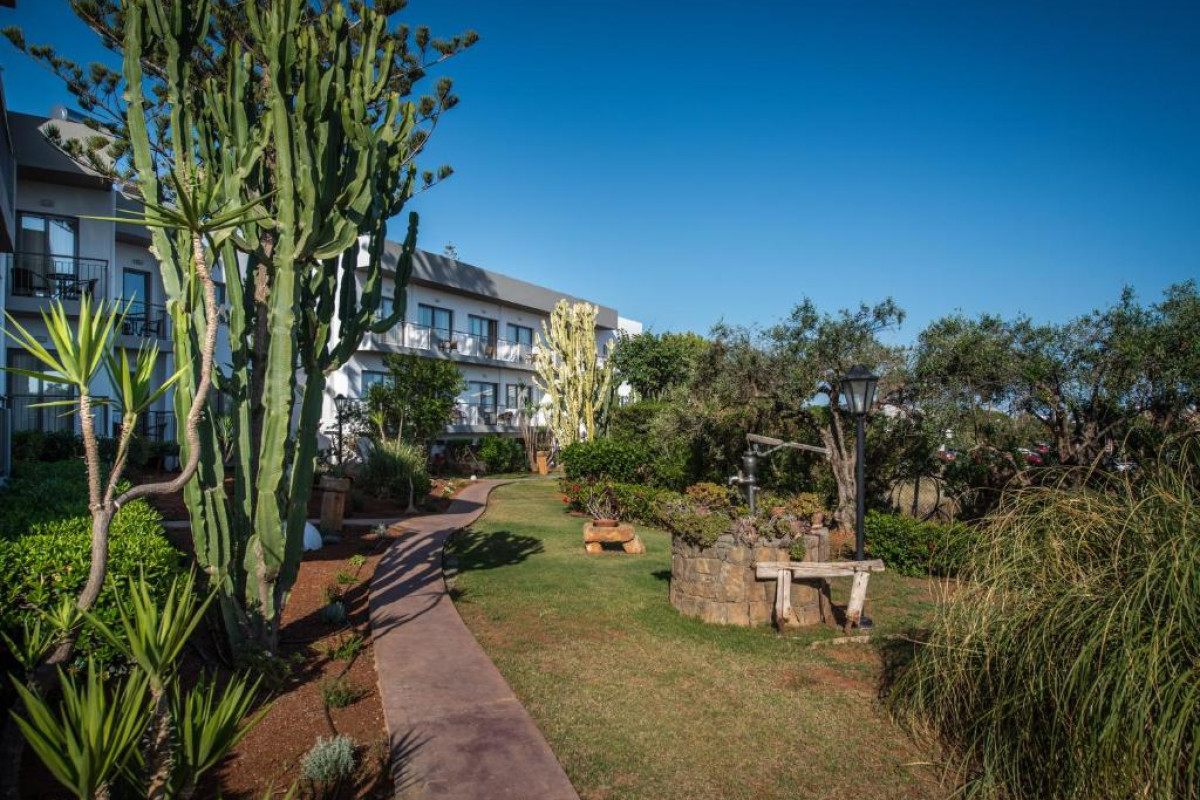 Oasis Beach Anissaras (recomandat 3*, Adults Only 13+)
