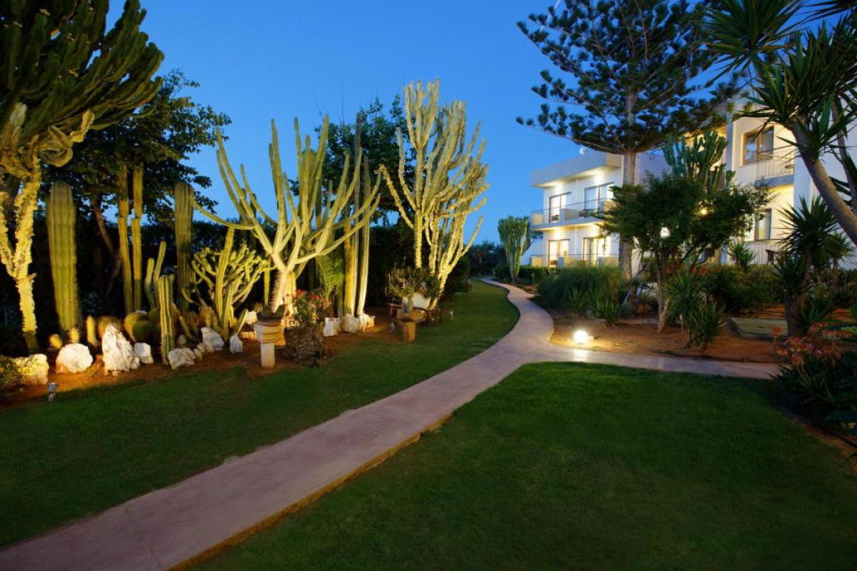 Oasis Beach Anissaras (recomandat 3*, Adults Only 13+)