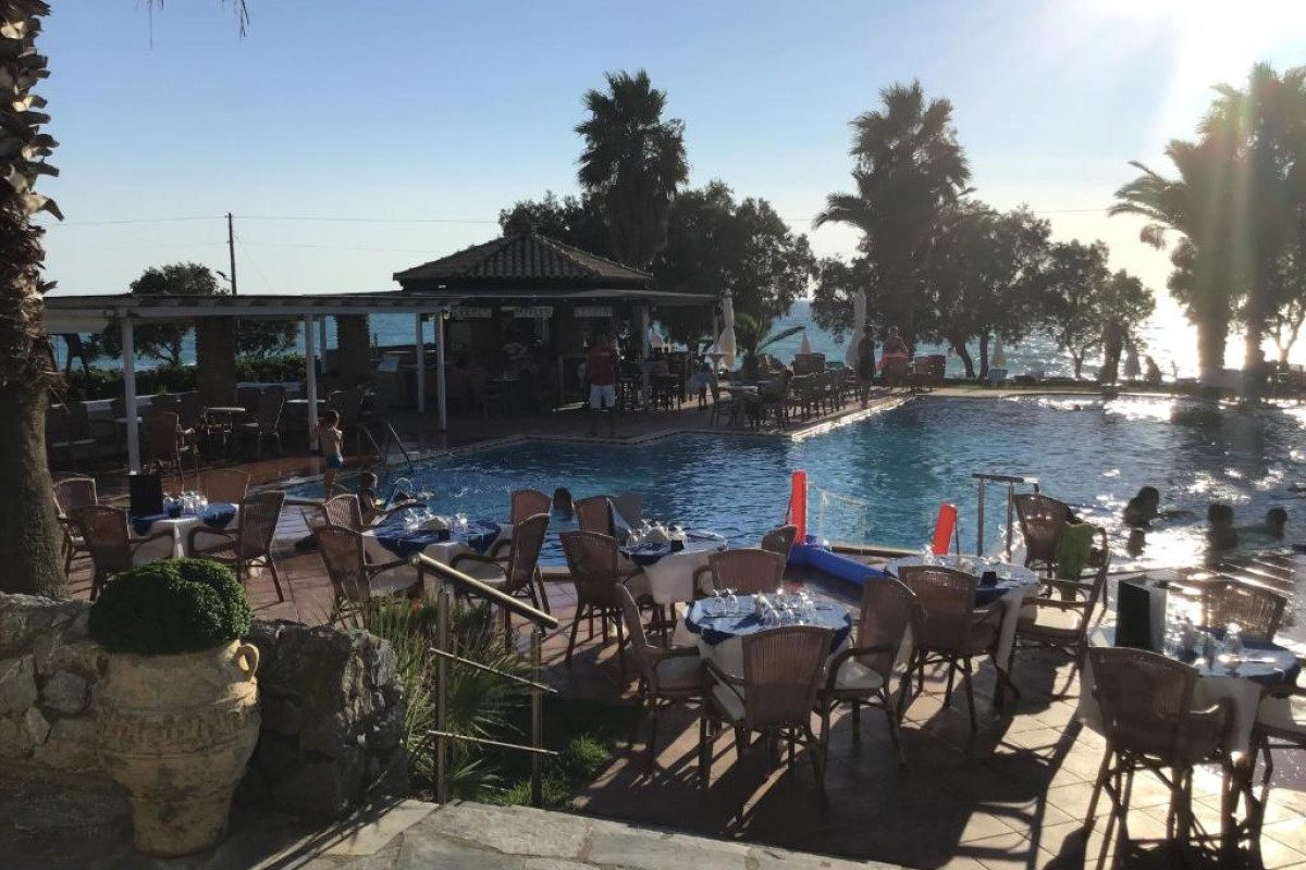Oasis Hotel