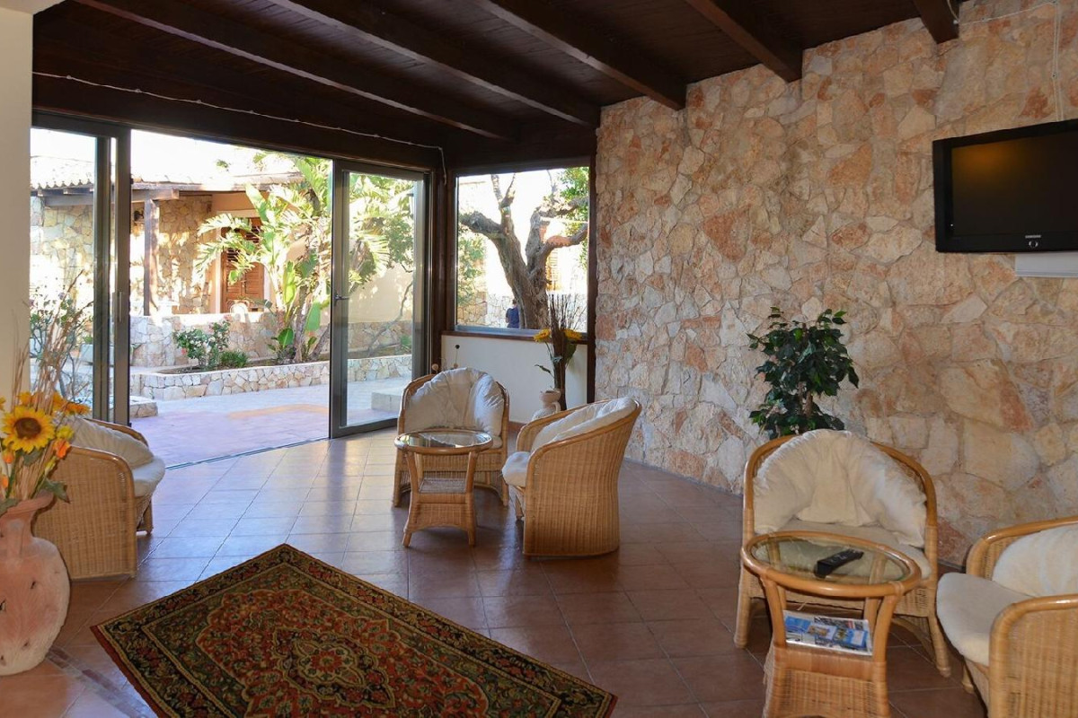 Oasis Hotel Residence & Resort
