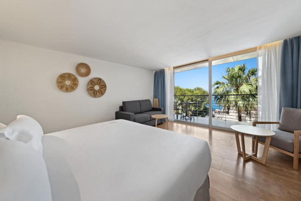 Hotel Occidental Cala Vinas