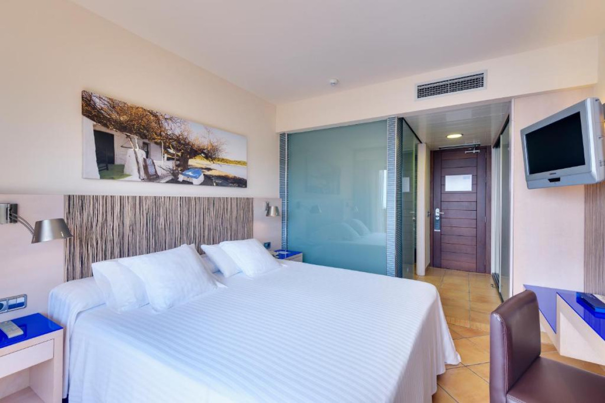 Occidental Menorca Hotel