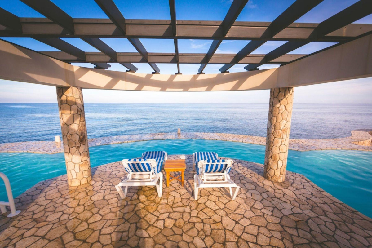 Ocean Cliff Hotel Negril