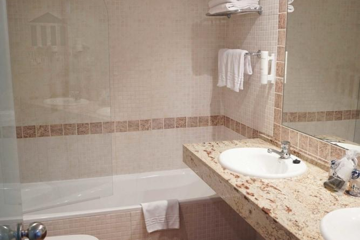 OHTELS VILA ROMANA