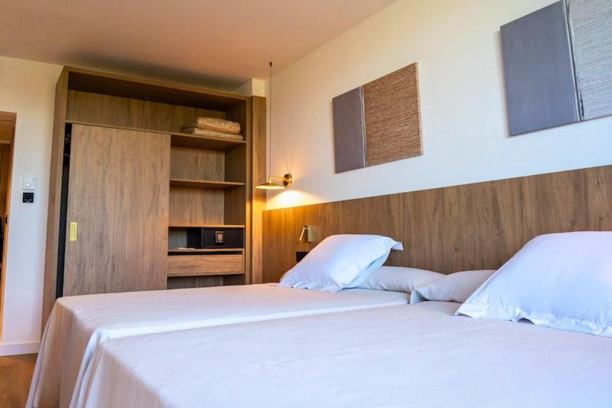 OHTELS VILA ROMANA