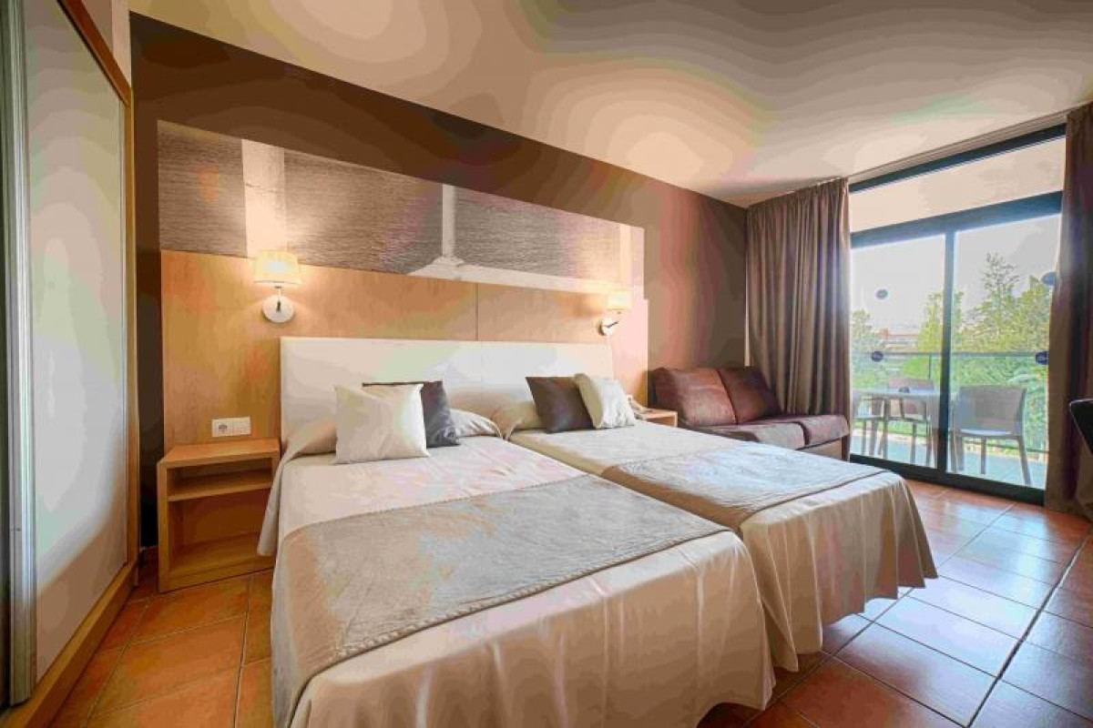 OHTELS VILA ROMANA