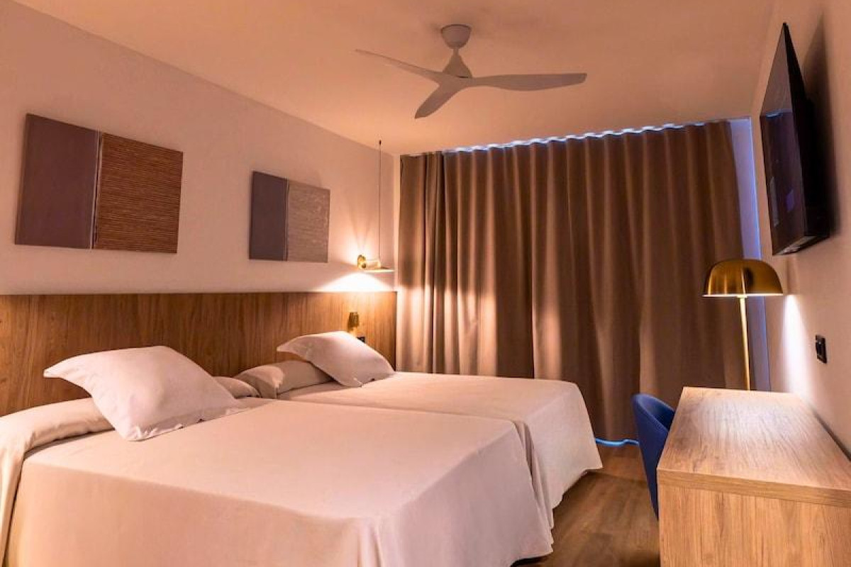 OHTELS VILA ROMANA
