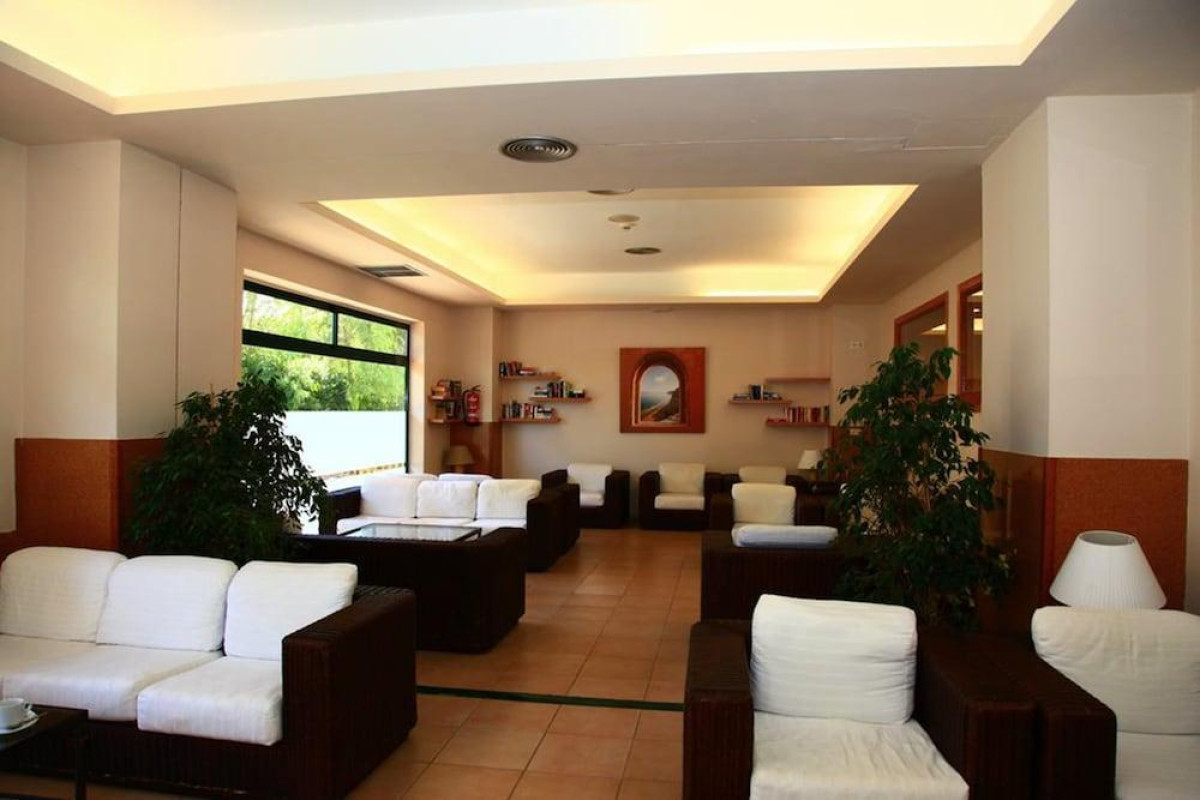 OHTELS VILA ROMANA