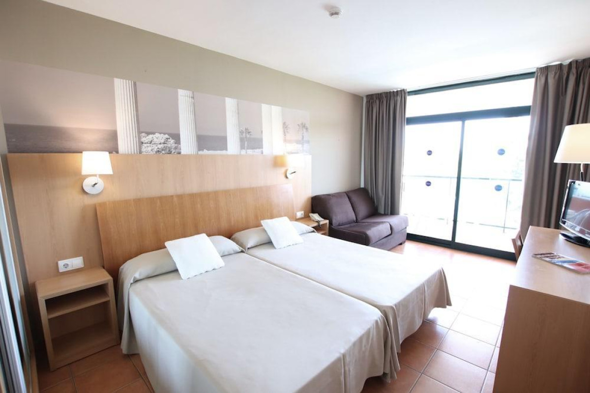 OHTELS VILA ROMANA