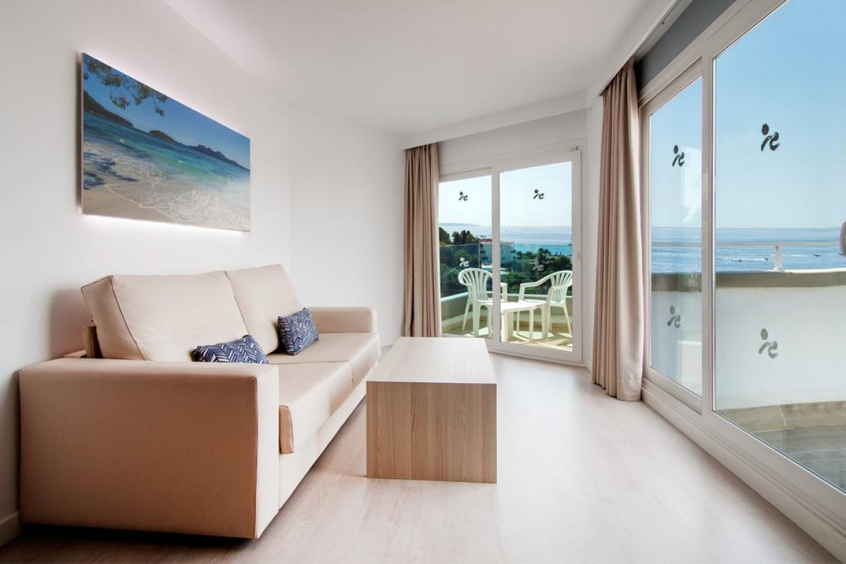 OLA TOMIR PORTALS SUITES