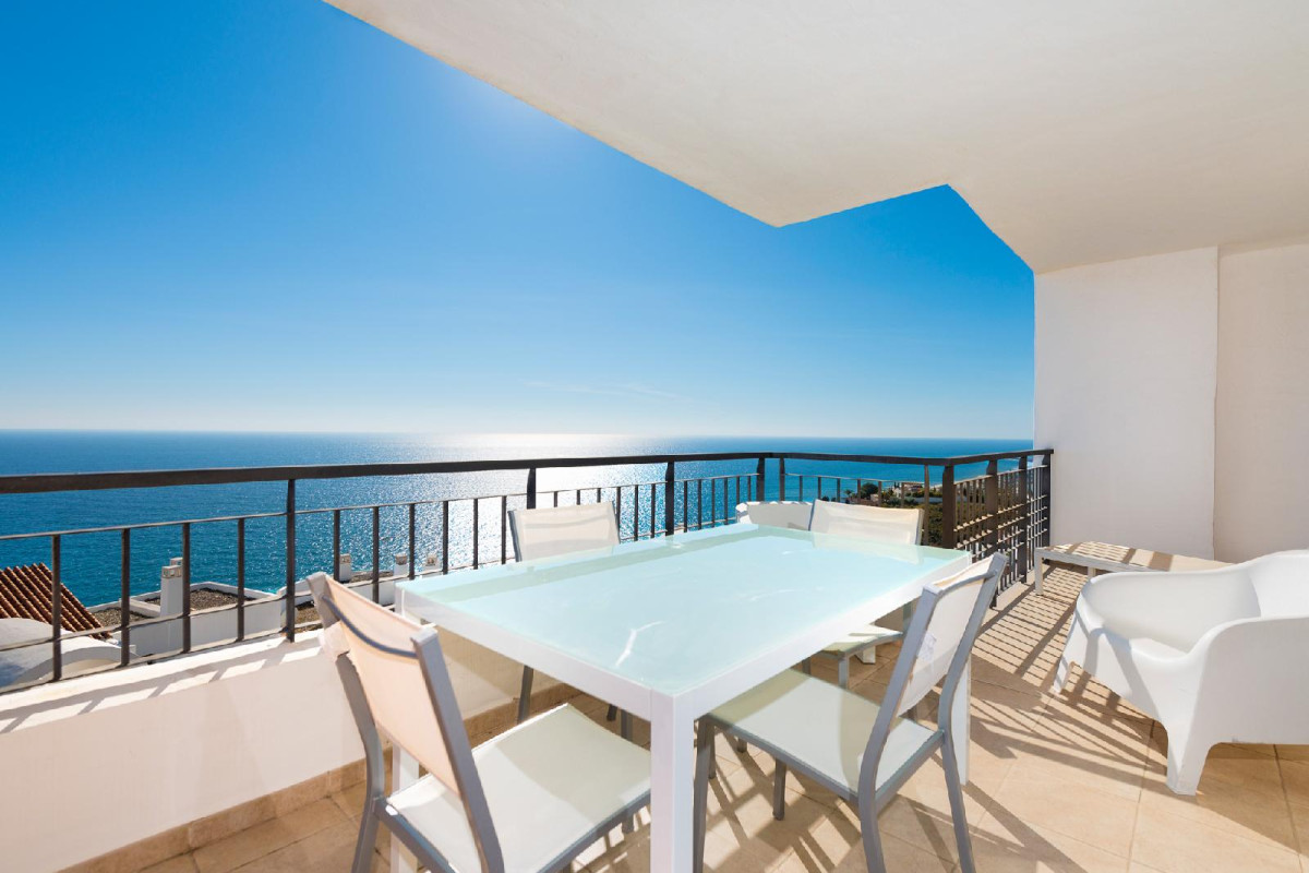 Olee Nerja Holiday Rentals by Fuerte Group