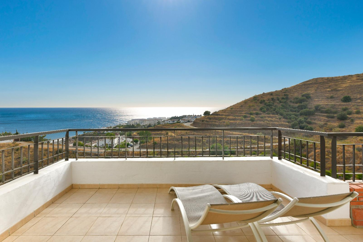 Olee Nerja Holiday Rentals by Fuerte Group