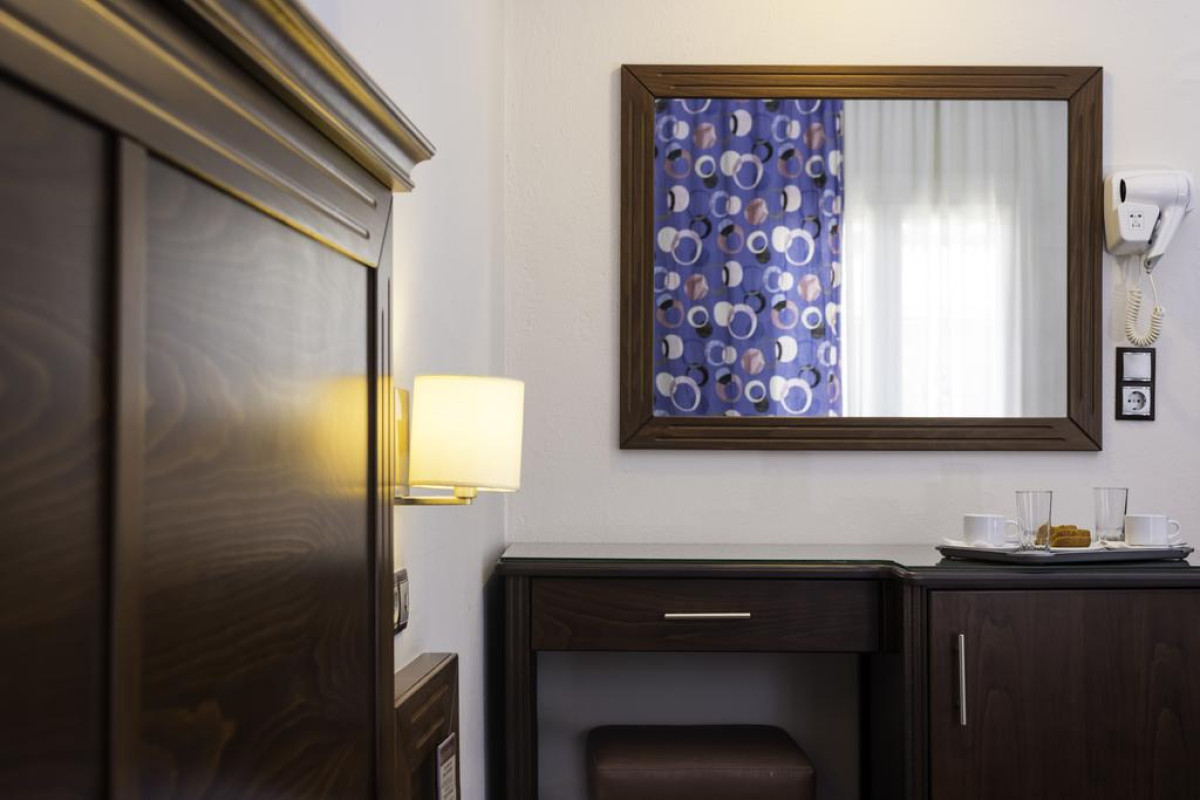 OLYMPION HOTEL - POTOS