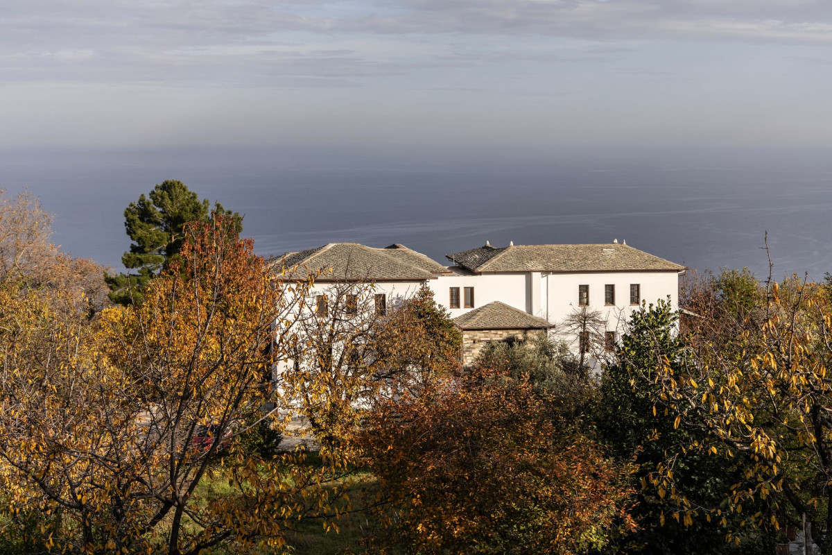 Om Living Pelion