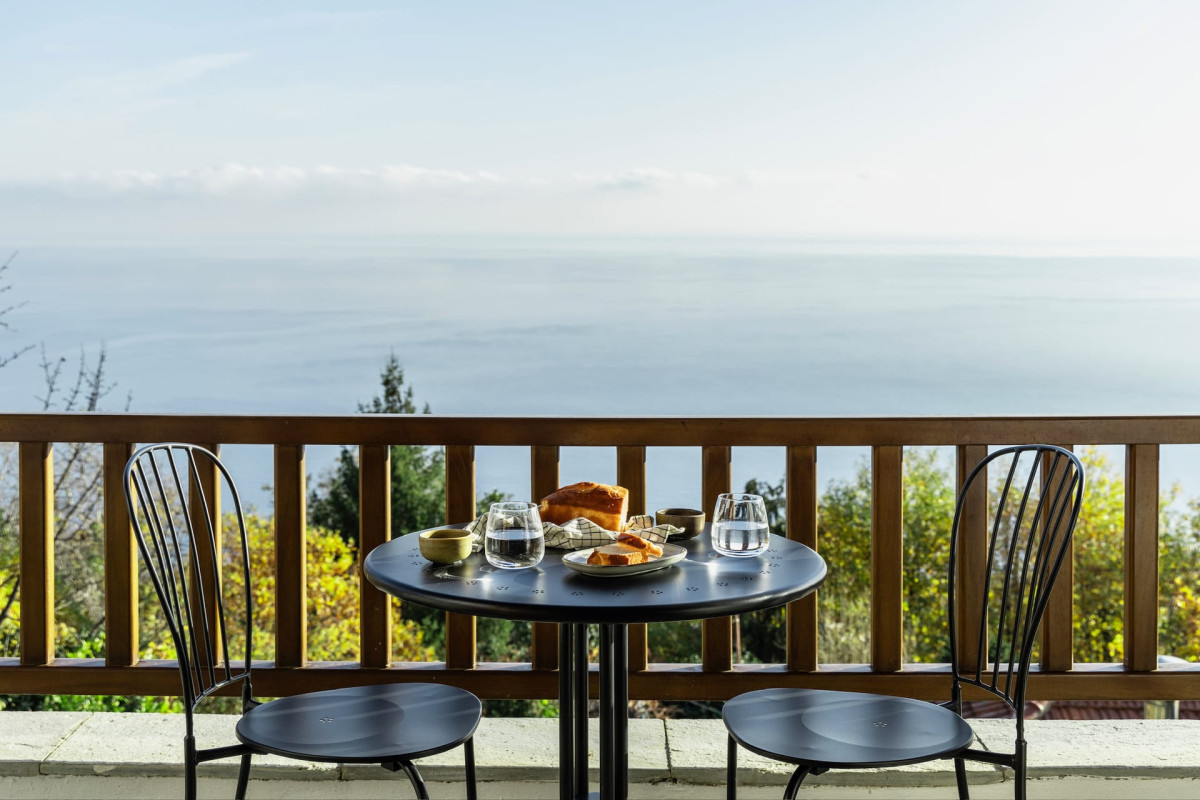 Om Living Pelion