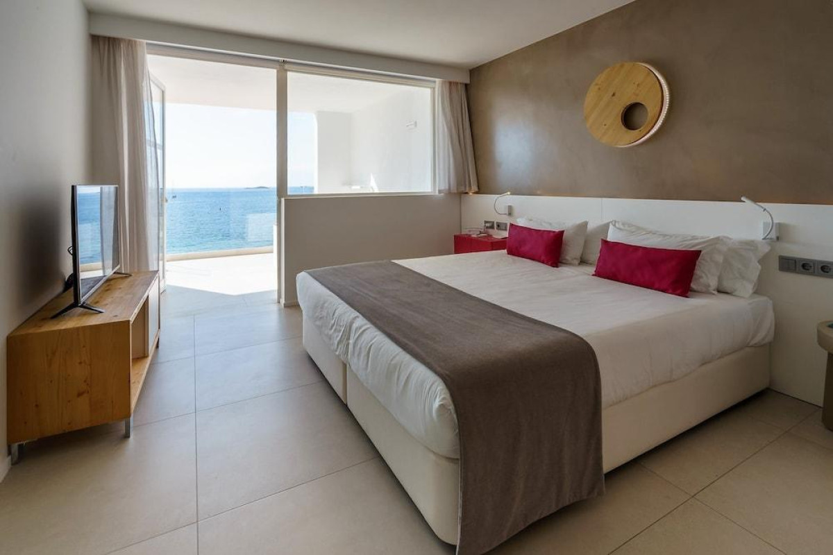 One Ibiza Suites