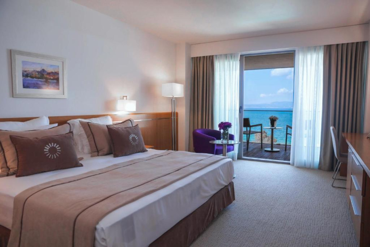 ON LIVE HOTEL