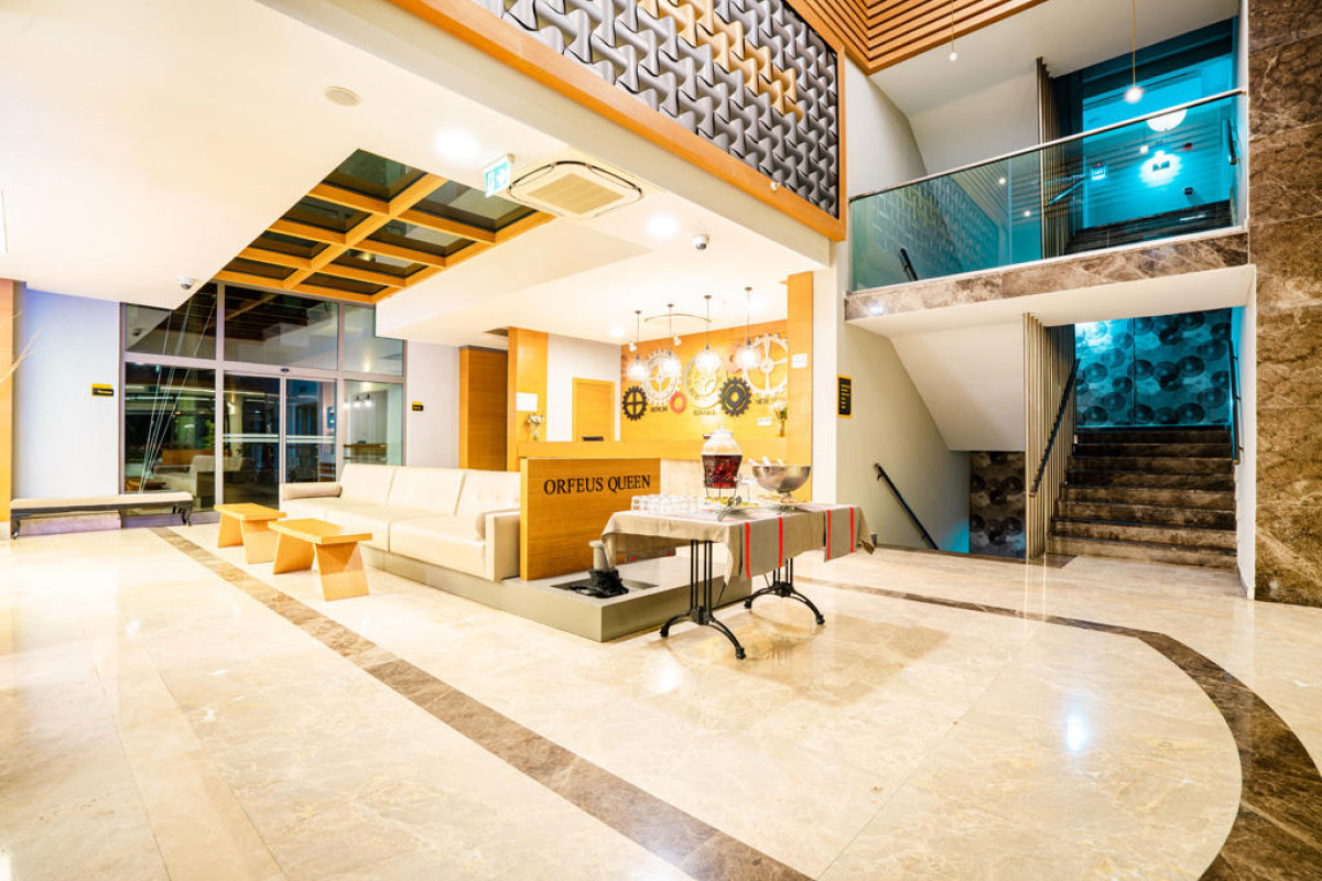 ORFEUS QUEEN HOTEL