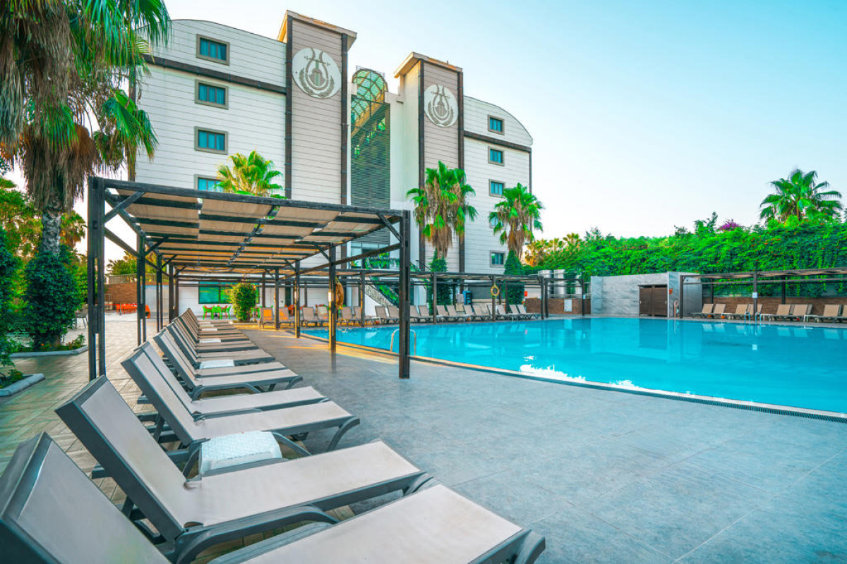 ORFEUS QUEEN HOTEL