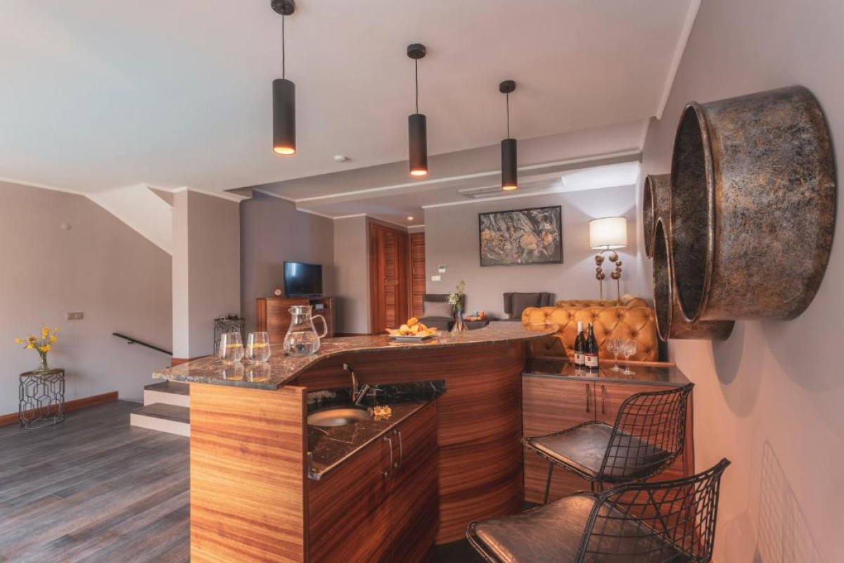 Orka Cove Hotel Penthouse And Suites