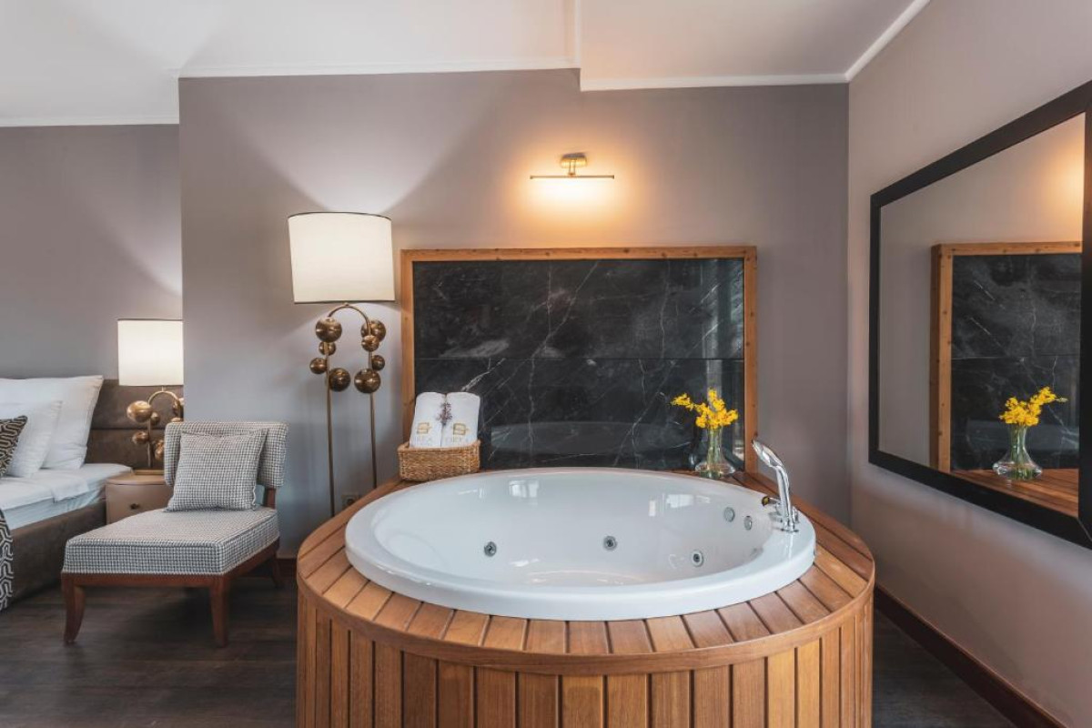 Orka Cove Hotel Penthouse And Suites