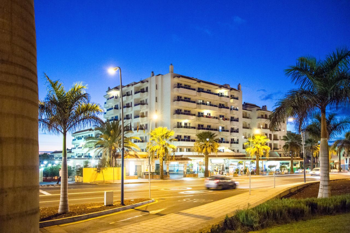 Oro Blanco Apartments