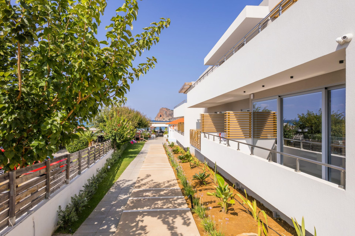 Ostrakon Suites