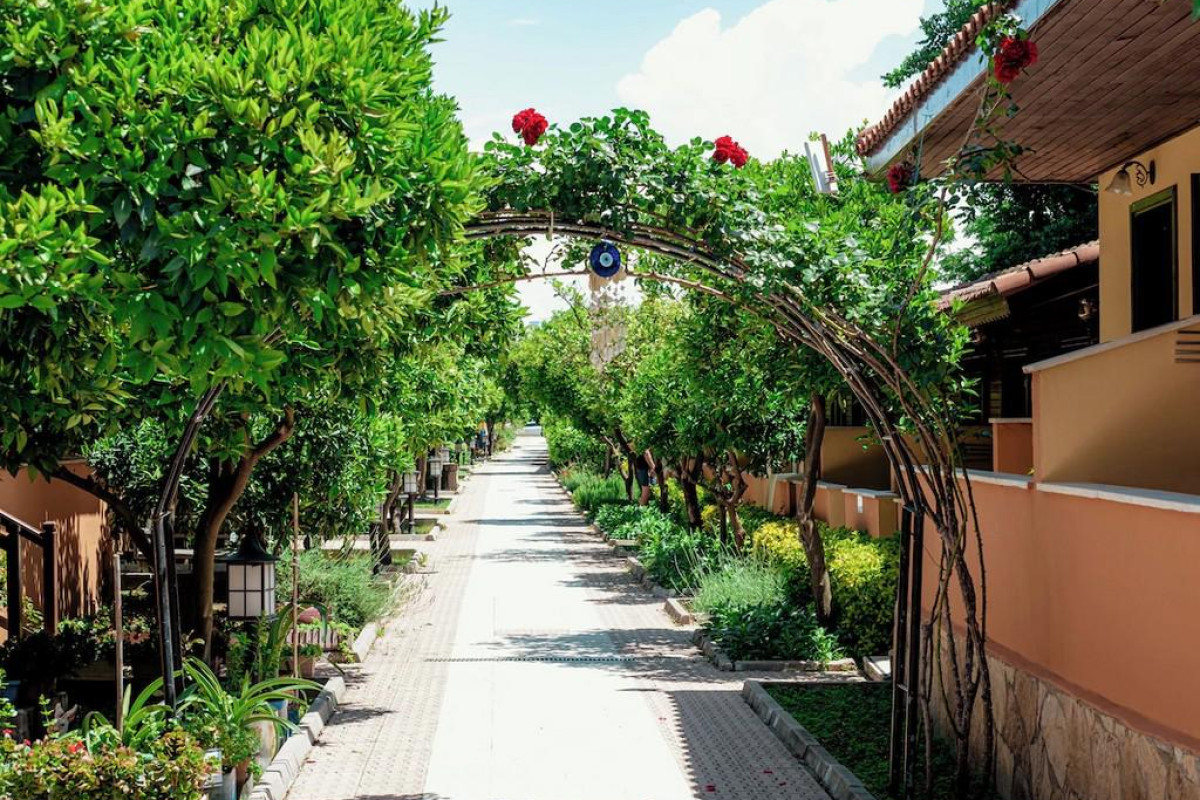 OZLEM GARDEN
