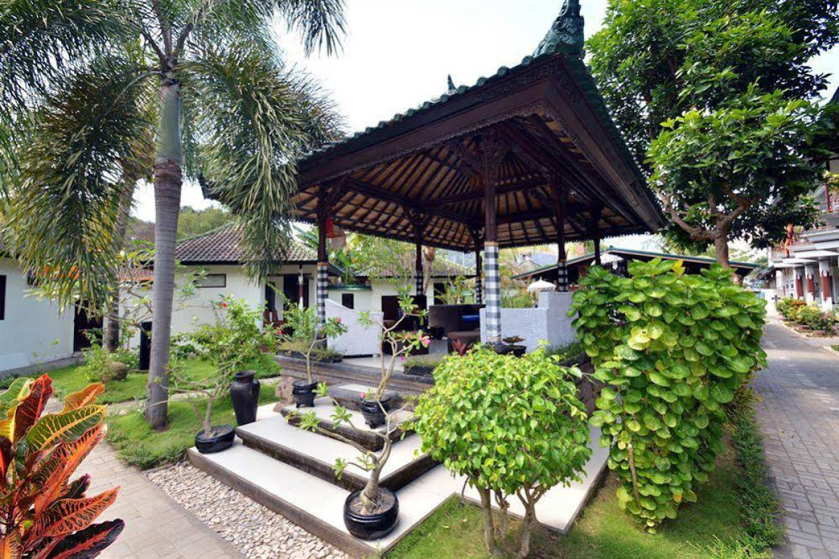 Padang Bai Beach Bungalows Resort