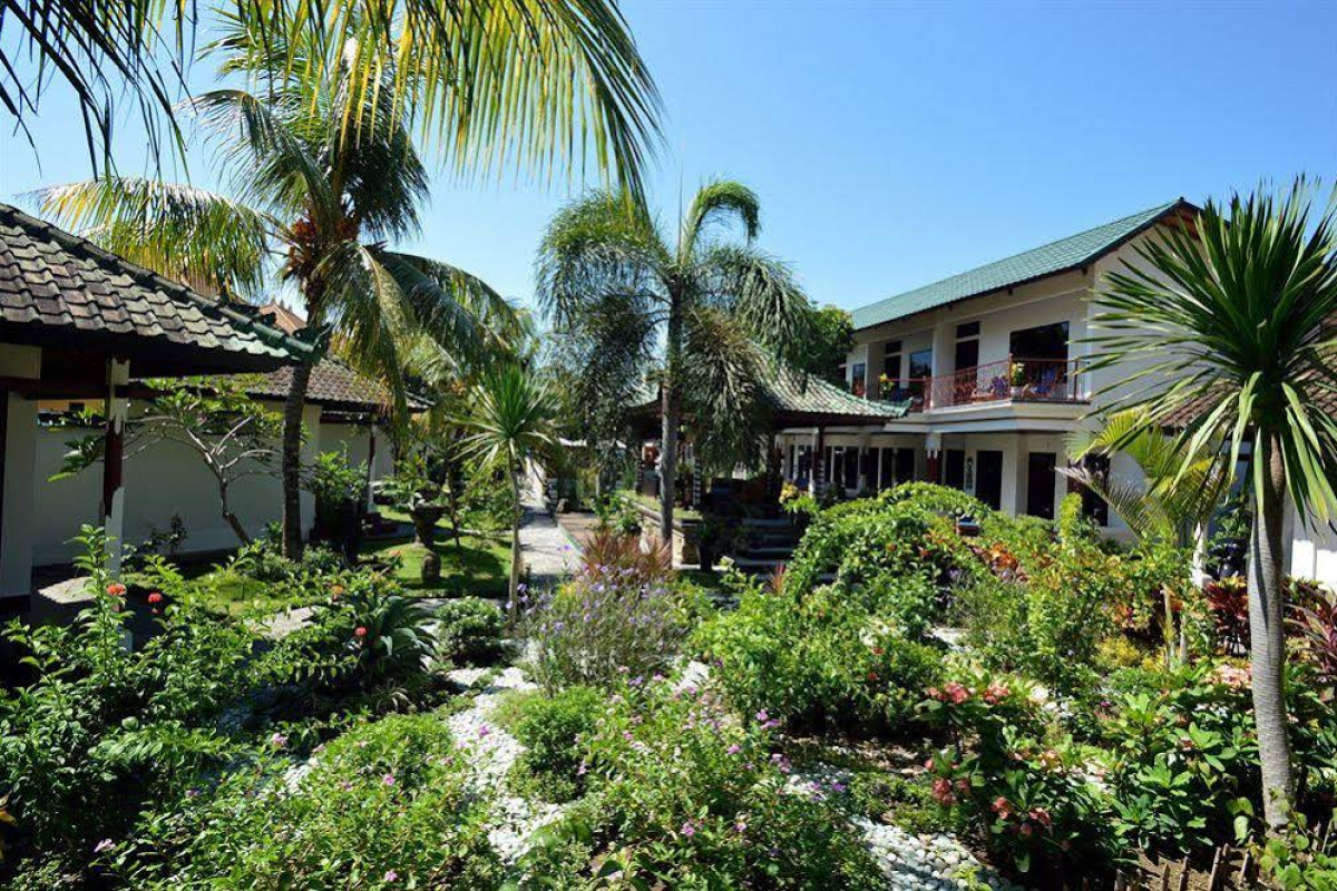 Padang Bai Beach Bungalows Resort