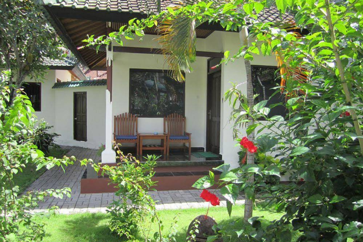 Padang Bai Beach Bungalows Resort